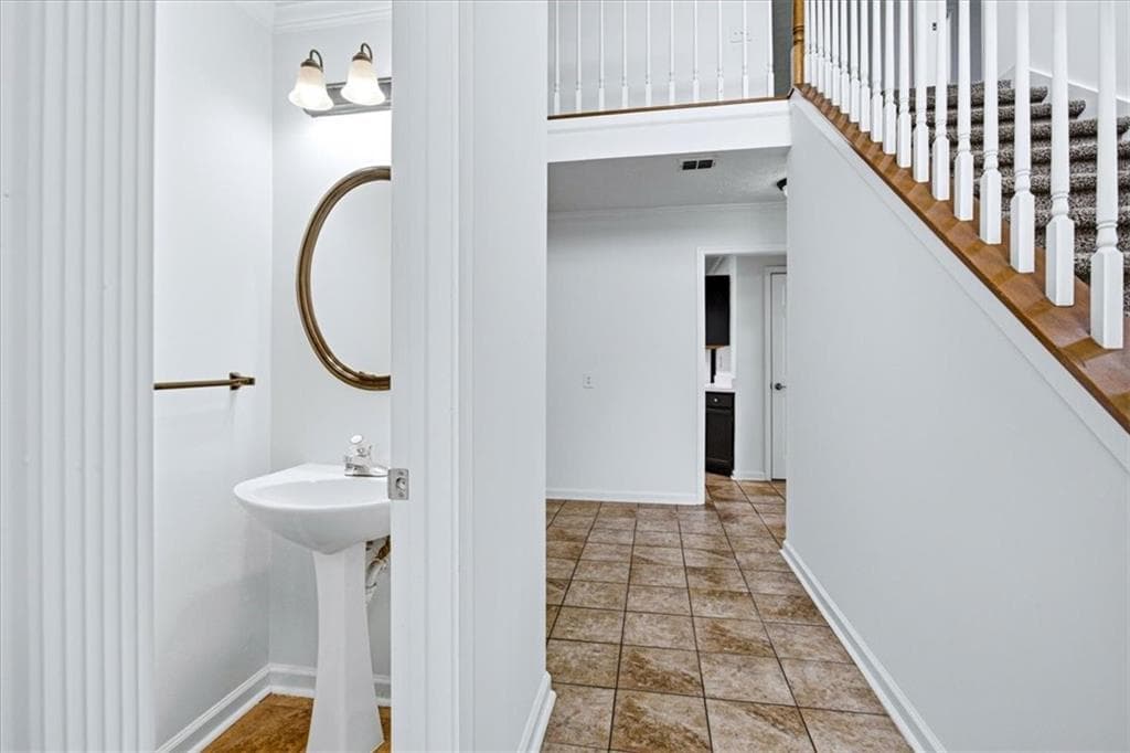 3 bedroom, 3 bathroom, 2,455 sq ft single family residence for sale at 640 Suwanee Lakes Circle, Suwanee, GA 30024 — photo 5
