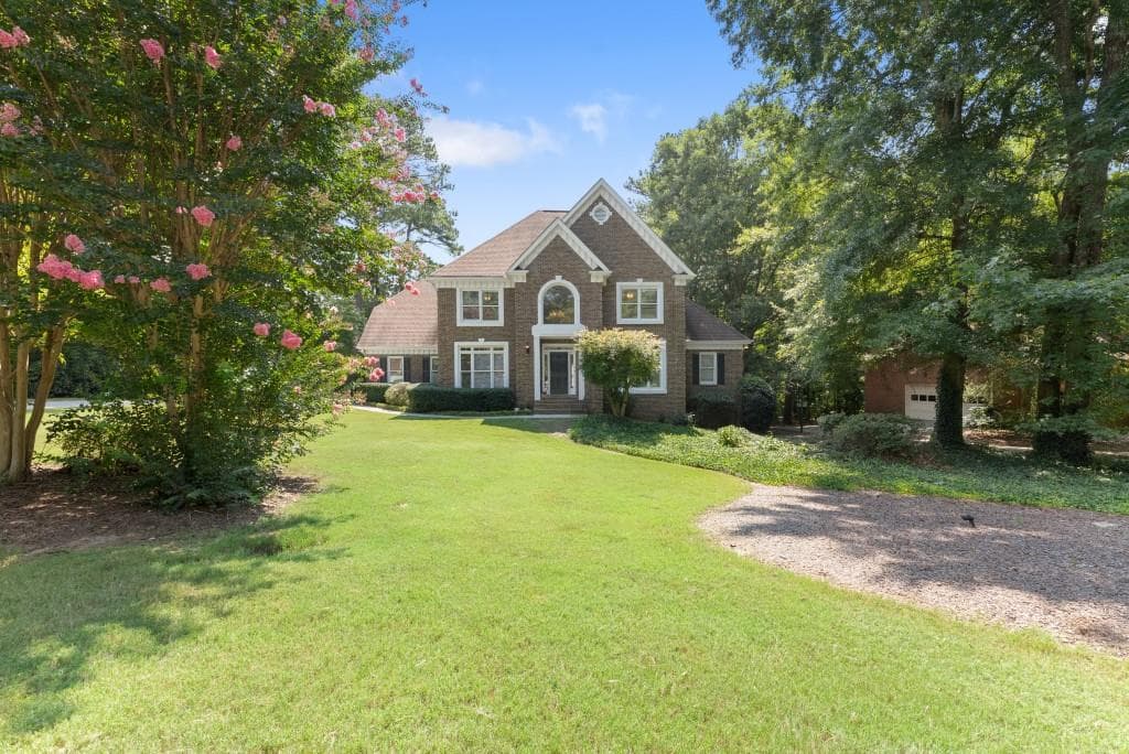 5 bedroom, 5 bathroom, 5,807 sq ft single family residence for sale at 1430 Roanoke Trace, Grayson, GA 30017 — photo 5