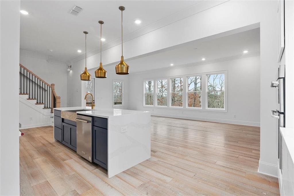 5 bedroom, 5 bathroom, 4,053 sq ft single family residence for sale at 6770 Prelude Drive, Sandy Springs, GA 30328 — photo 6