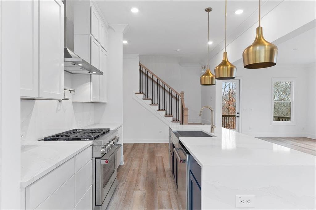 5 bedroom, 5 bathroom, 4,053 sq ft single family residence for sale at 6770 Prelude Drive, Sandy Springs, GA 30328 — photo 7