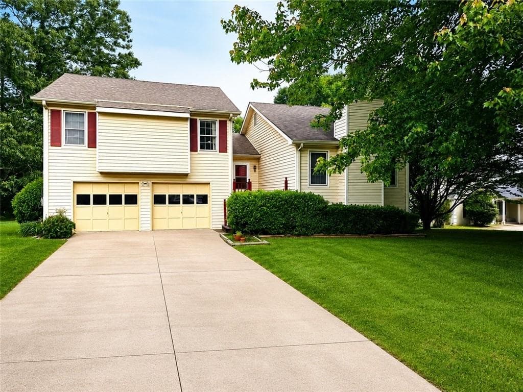 3 bedroom, 2 bathroom, 1,537 sq ft single family residence for rent at 989 Gate Post Land, Lawrenceville, GA 30044 for $2,190 a month — photo 1 of 16