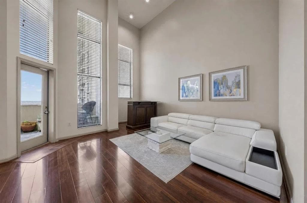1 bedroom, 2 bathroom, 1,460 sq ft home for sale at 795 Hammond Drive 2407, Sandy Springs, GA