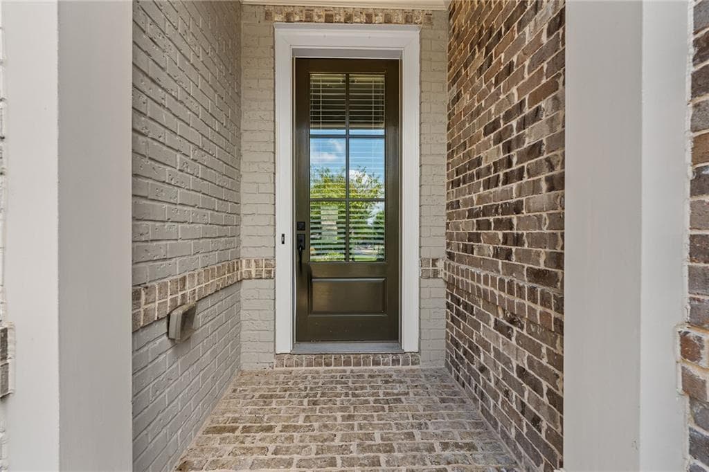 4 bedroom, 4 bathroom, 2,650 sq ft townhouse for sale at 2028 Glenview Park Circle, Duluth, GA 30097 — photo 2