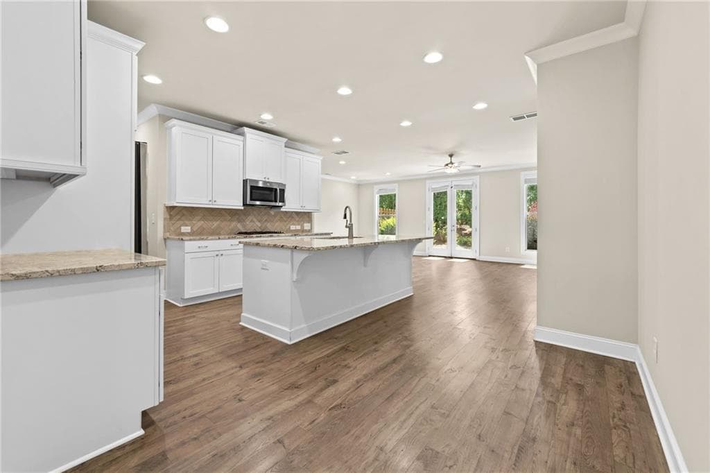 4 bedroom, 4 bathroom, 2,650 sq ft townhouse for sale at 2028 Glenview Park Circle, Duluth, GA 30097 — photo 4