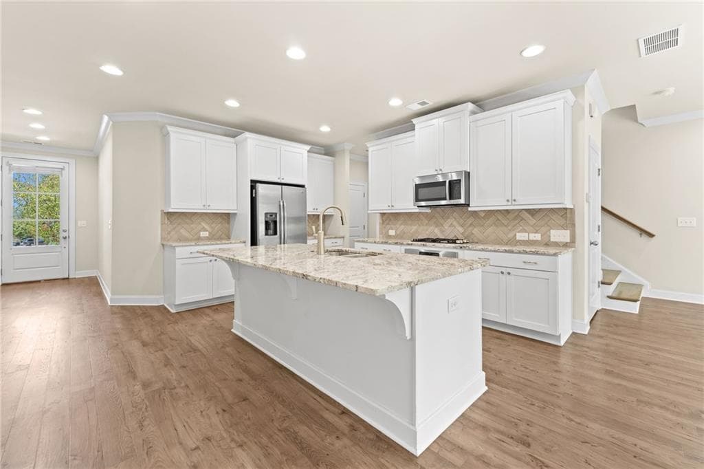 4 bedroom, 4 bathroom, 2,650 sq ft townhouse for sale at 2028 Glenview Park Circle, Duluth, GA 30097 — photo 6