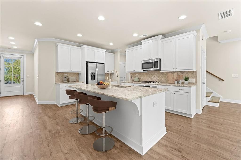4 bedroom, 4 bathroom, 2,650 sq ft townhouse for sale at 2028 Glenview Park Circle, Duluth, GA 30097 — photo 7