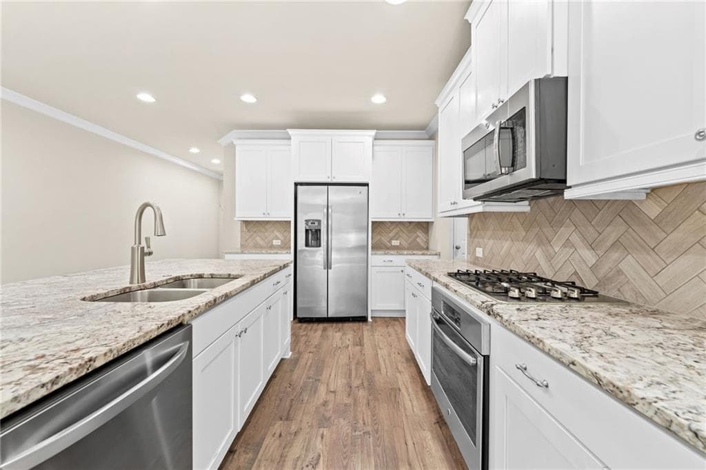 4 bedroom, 4 bathroom, 2,650 sq ft townhouse for sale at 2028 Glenview Park Circle, Duluth, GA 30097 — photo 9