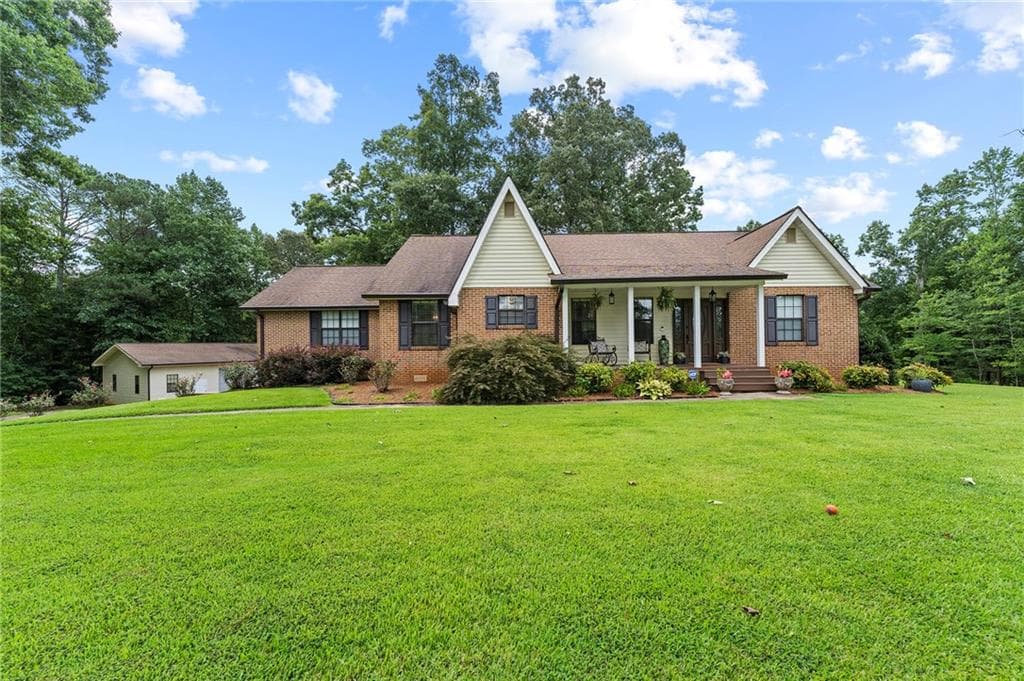 4 bedroom, 3 bathroom, 2,512 sq ft single family residence for sale at 400 Cable Road, Waleska, GA 30183 — photo 6