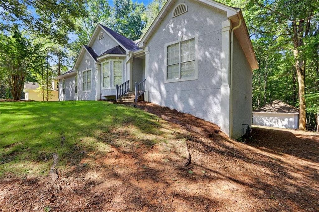 5 bedroom, 3 bathroom, 3,566 sq ft single family residence for sale at 20 Wilkes Court, Newnan, GA 30263 — photo 4