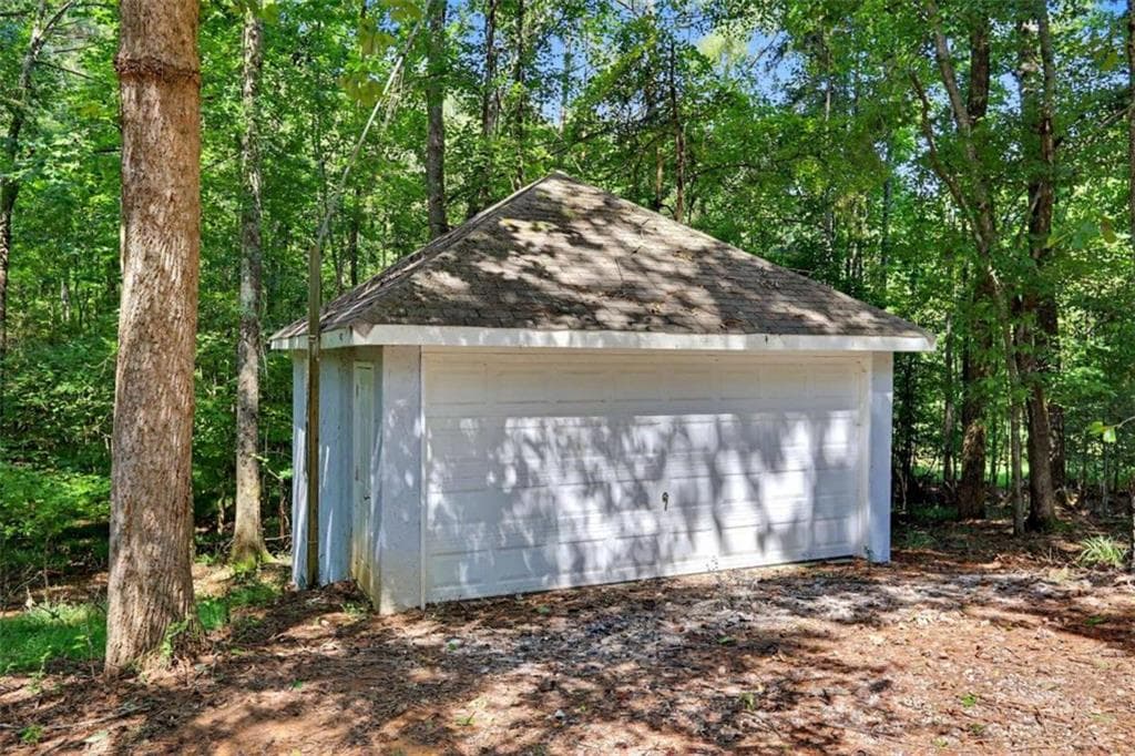 5 bedroom, 3 bathroom, 3,566 sq ft single family residence for sale at 20 Wilkes Court, Newnan, GA 30263 — photo 5