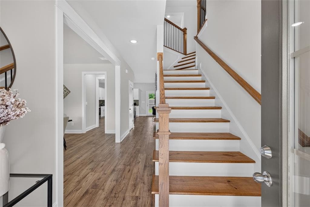 4 bedroom, 4 bathroom, 2,614 sq ft single family residence for sale at 922 Homepark Circle, Buford, GA 30518 — photo 5