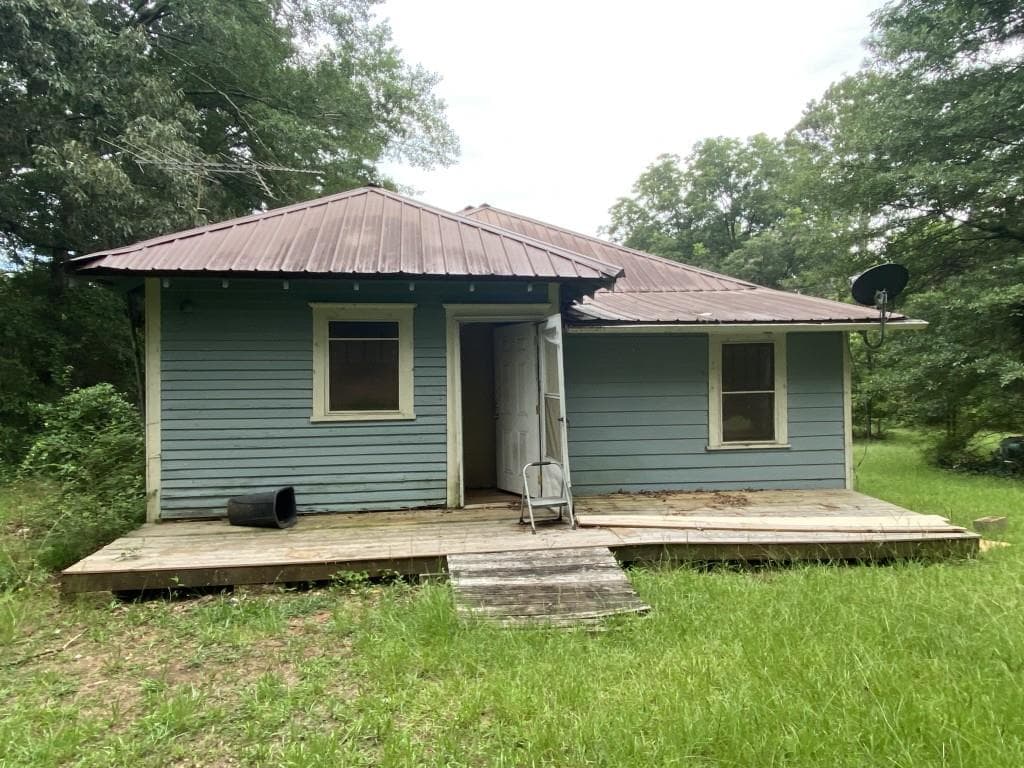 2 bedroom, 2 bathroom, 1,304 sq ft single family residence under contract at 1944 Mountain Creek Church Road, Monroe, GA 30656 — photo 3