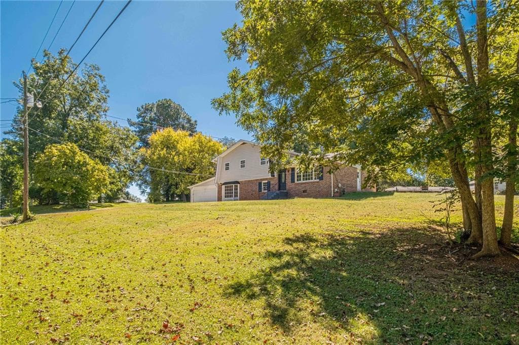 4 bedroom, 3 bathroom, 2,200 sq ft single family residence under contract at 1798 Dogwood Court, Snellville, GA 30078 — photo 5