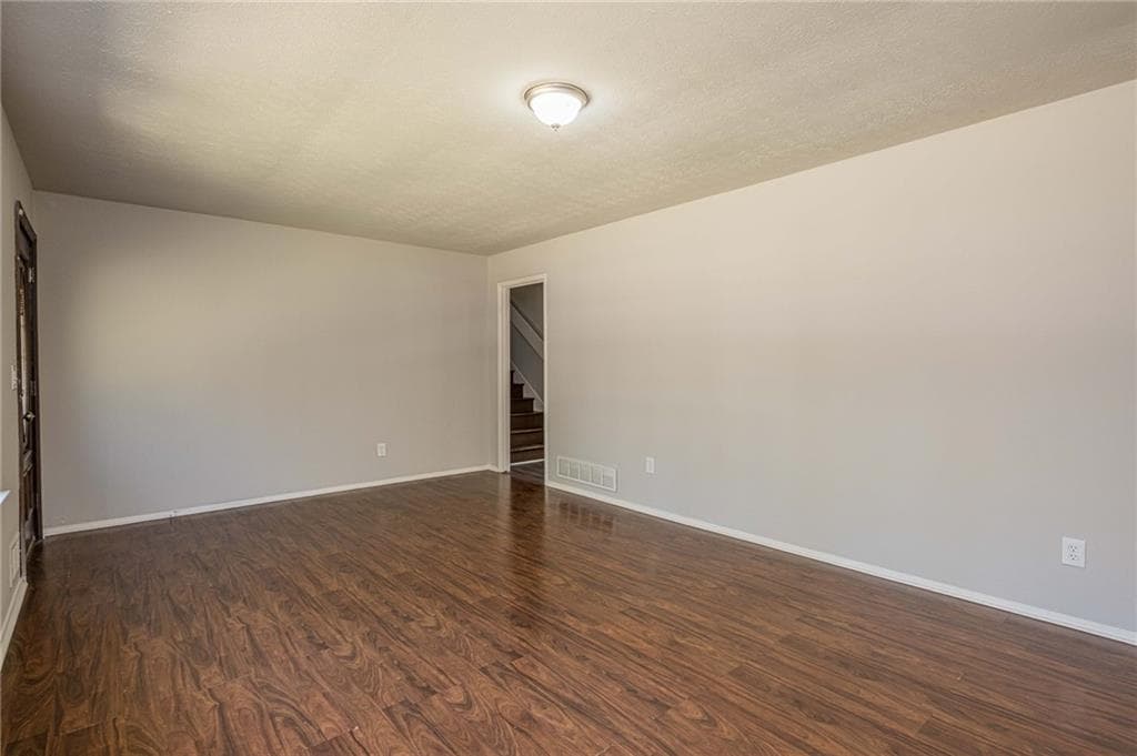 4 bedroom, 3 bathroom, 2,200 sq ft single family residence under contract at 1798 Dogwood Court, Snellville, GA 30078 — photo 10