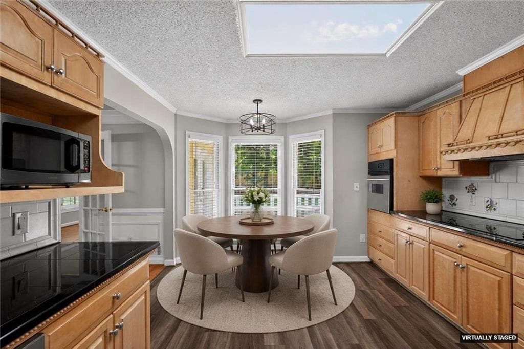 4 bedroom, 4 bathroom, 2,623 sq ft single family residence for sale at 185 Courtland Drive, Fayetteville, GA 30215 — photo 2