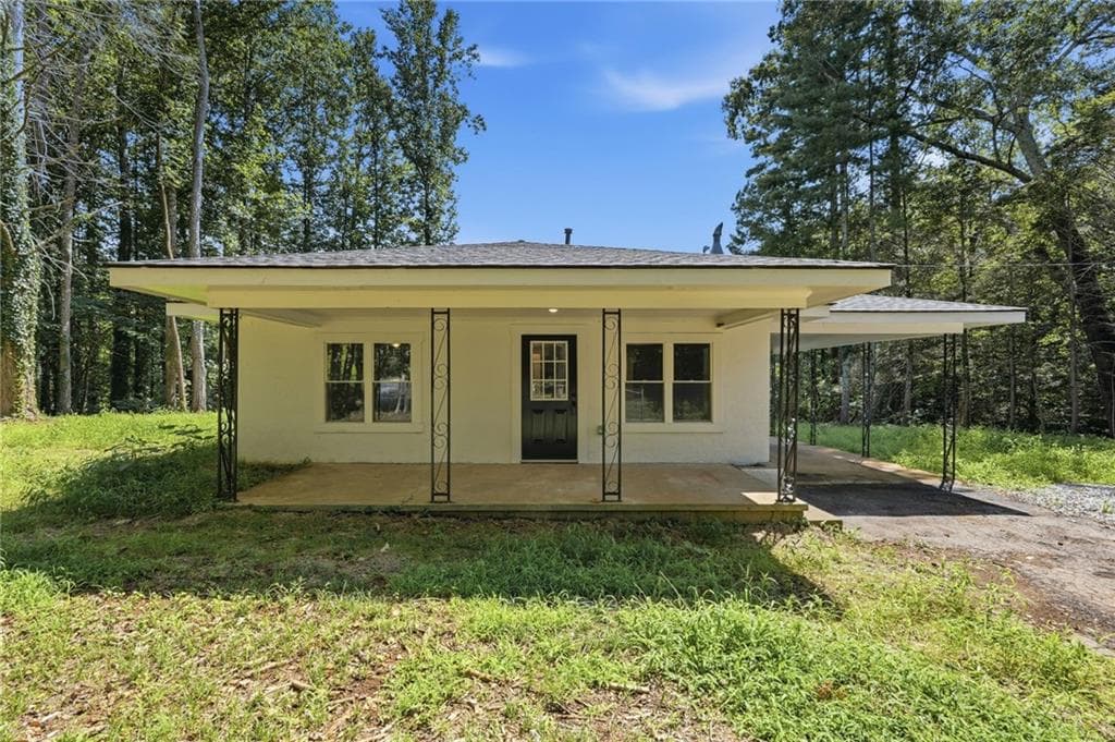 2 bedroom, 1 bathroom, 884 sq ft single family residence for sale at 2952 Cavender Creek Road, Dahlonega, GA 30533