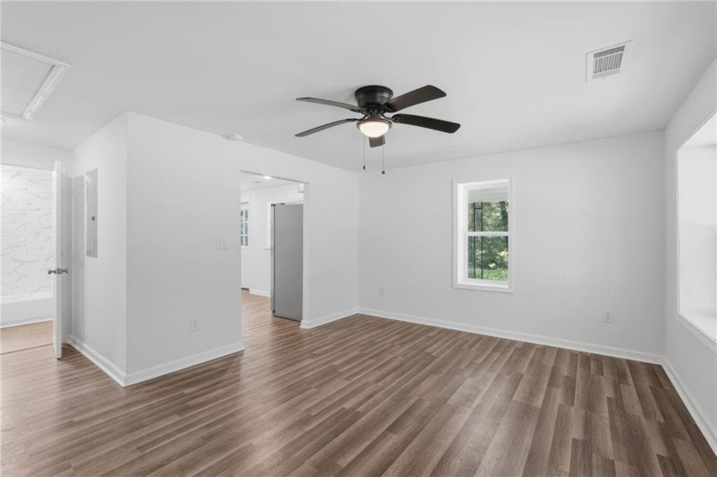 2 bedroom, 1 bathroom, 884 sq ft single family residence for sale at 2952 Cavender Creek Road, Dahlonega, GA 30533 — photo 4