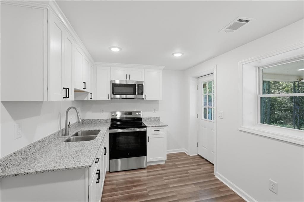 2 bedroom, 1 bathroom, 884 sq ft single family residence for sale at 2952 Cavender Creek Road, Dahlonega, GA 30533 — photo 8