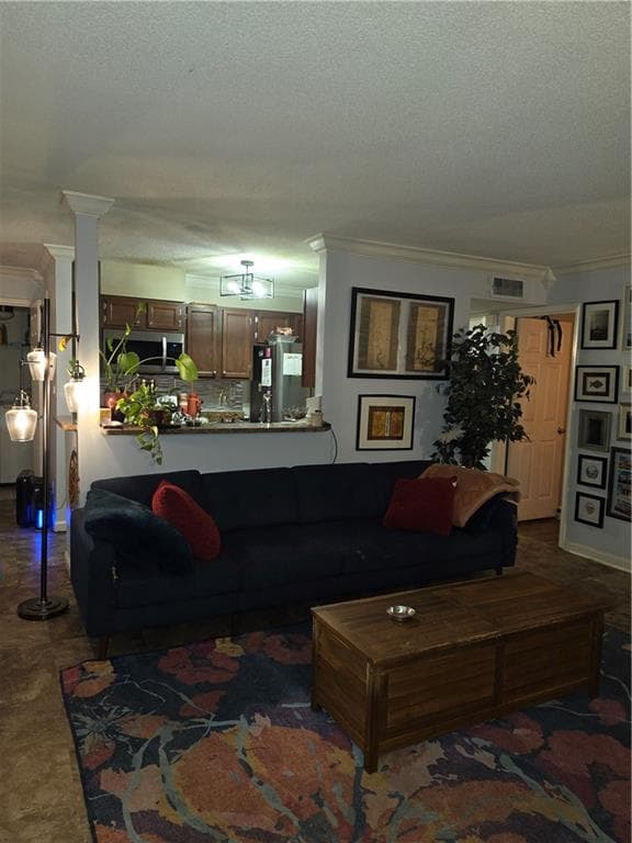 2 bedroom, 2 bathroom, 1,200 sq ft condominium for sale at 904 Garden Court, Sandy Springs, GA 30328 — photo 3