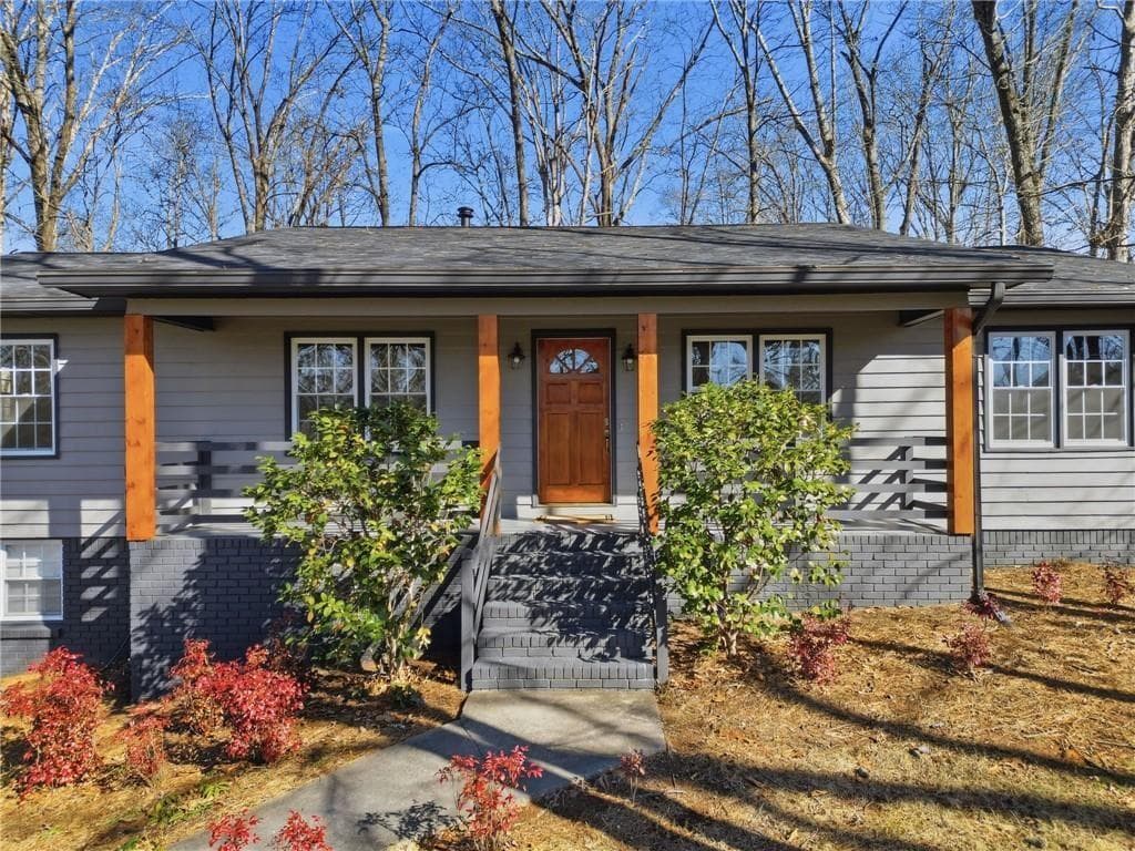 4 bedroom, 3 bathroom, 2,268 sq ft single family residence for rent at 2810 Shaw Road, Marietta, GA 30066 for $2,900 a month — photo 1 of 36