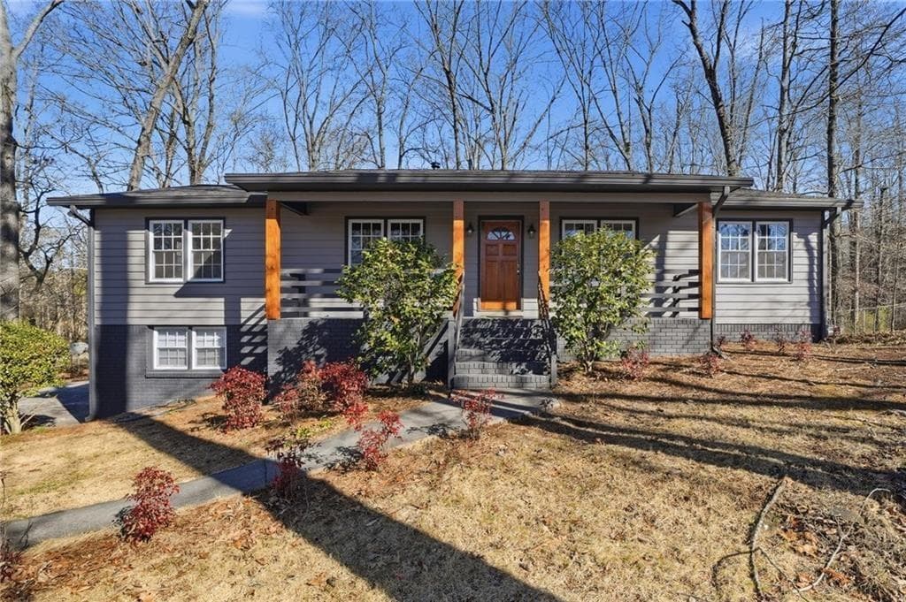 4 bedroom, 3 bathroom, 2,268 sq ft single family residence for rent at 2810 Shaw Road, Marietta, GA 30066 for $2,900 a month — photo 2