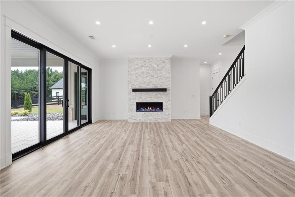 4 bedroom, 5 bathroom, 3,559 sq ft single family residence for sale at 6008 Bluewater Boulevard, Gainesville, GA 30506 — photo 7