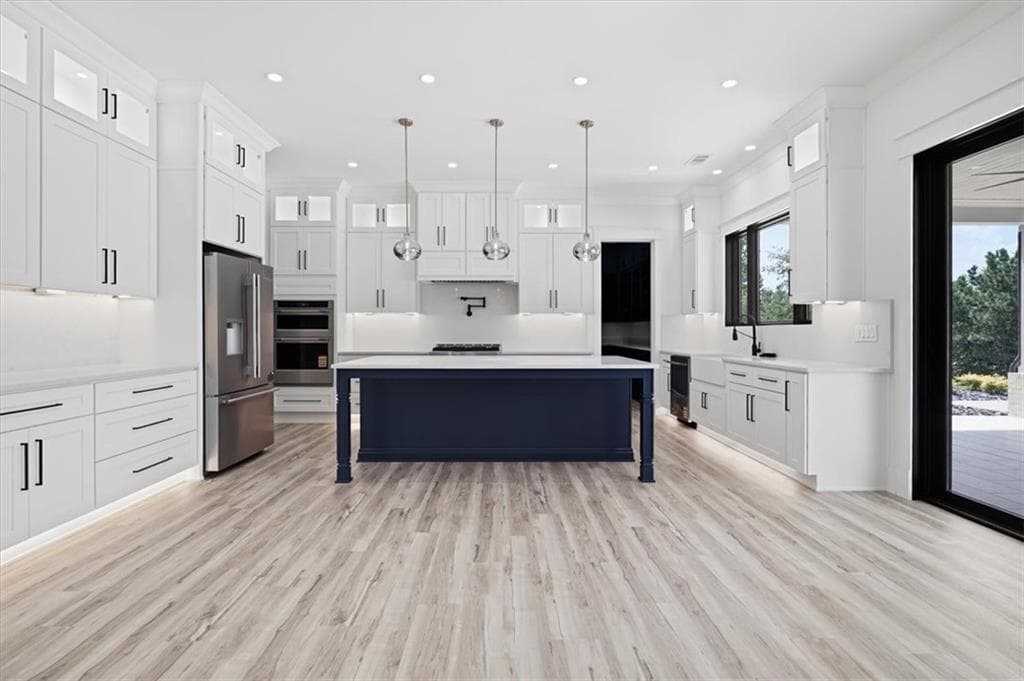 4 bedroom, 5 bathroom, 3,559 sq ft single family residence for sale at 6008 Bluewater Boulevard, Gainesville, GA 30506 — photo 10