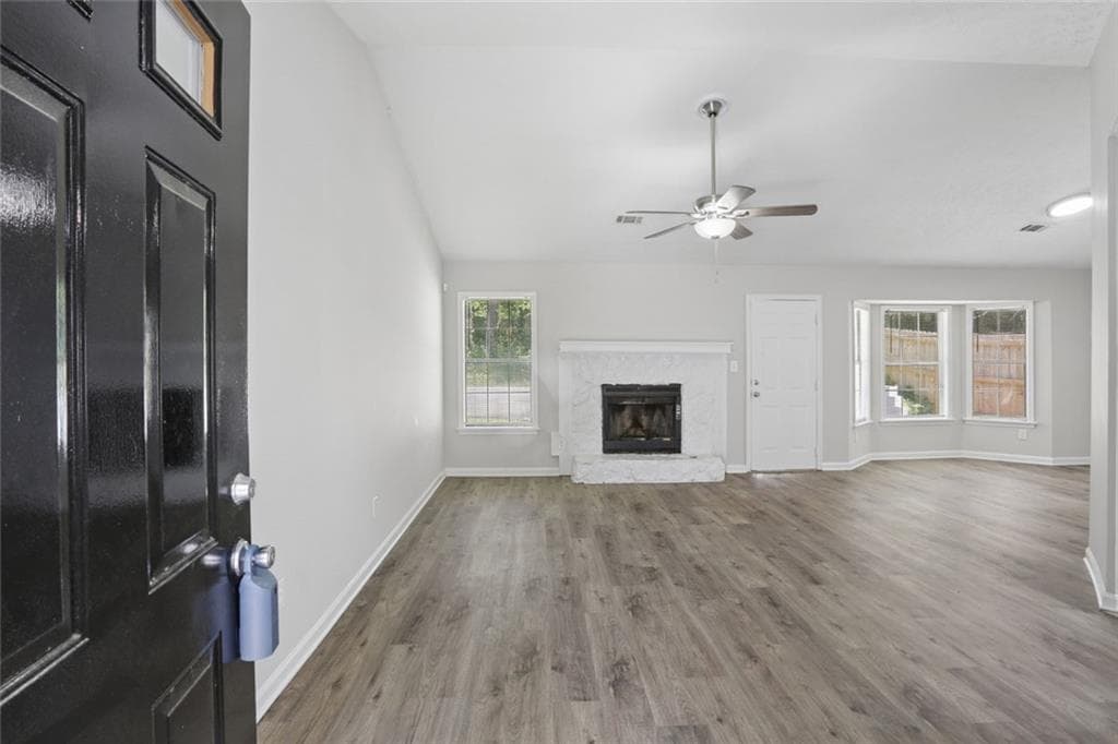 3 bedroom, 2 bathroom, 1,307 sq ft single family residence under contract at 819 Arbor Hill Drive, Stone Mountain, GA 30088 — photo 4