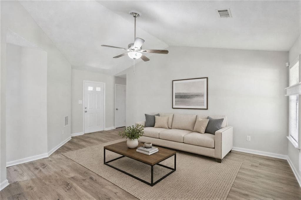 3 bedroom, 2 bathroom, 1,307 sq ft single family residence under contract at 819 Arbor Hill Drive, Stone Mountain, GA 30088 — photo 6