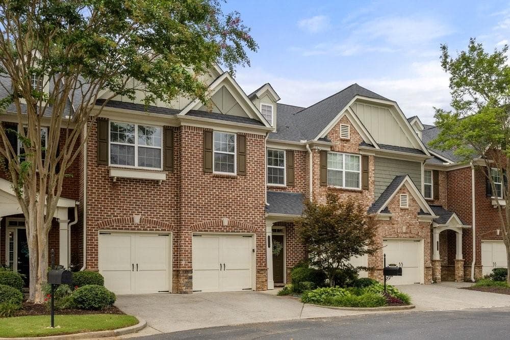 3 bedroom, 4 bathroom, 2,600 sq ft home for sale at 1606 Lexington Drive, Roswell, GA