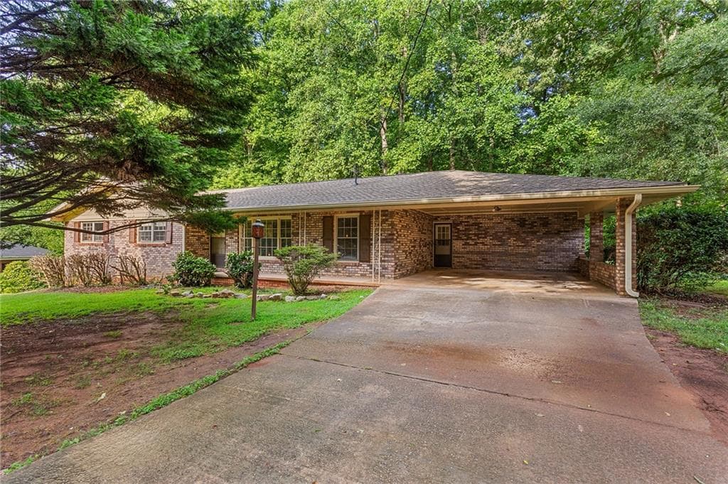 3 bedroom, 2 bathroom, 1,749 sq ft single family residence under contract at 515 Shay Drive, Marietta, GA 30060