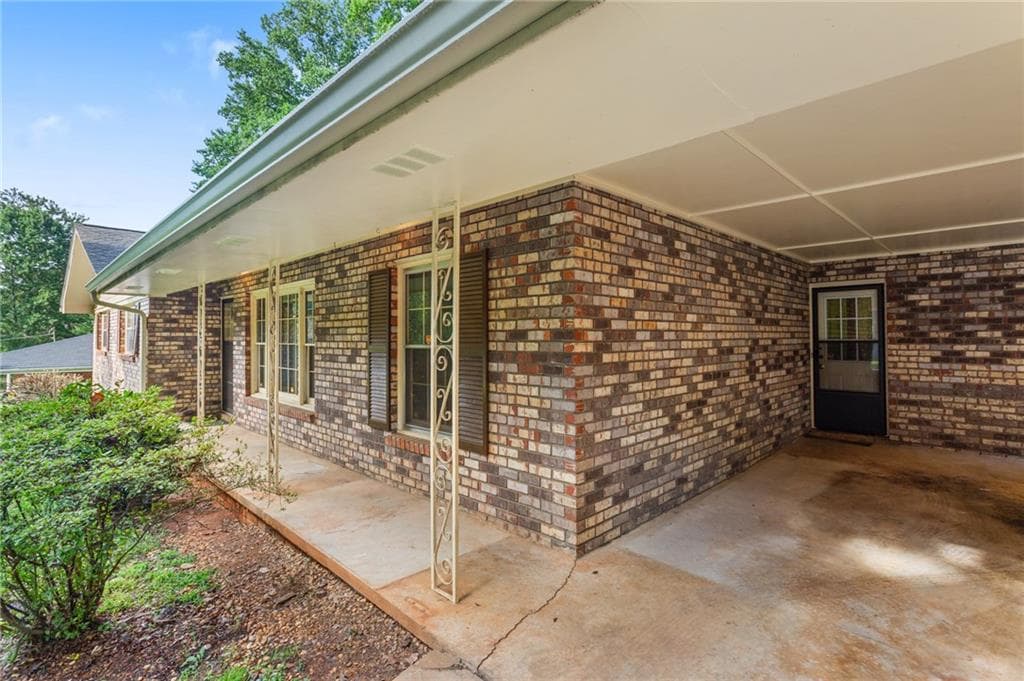 3 bedroom, 2 bathroom, 1,749 sq ft single family residence under contract at 515 Shay Drive, Marietta, GA 30060 — photo 4