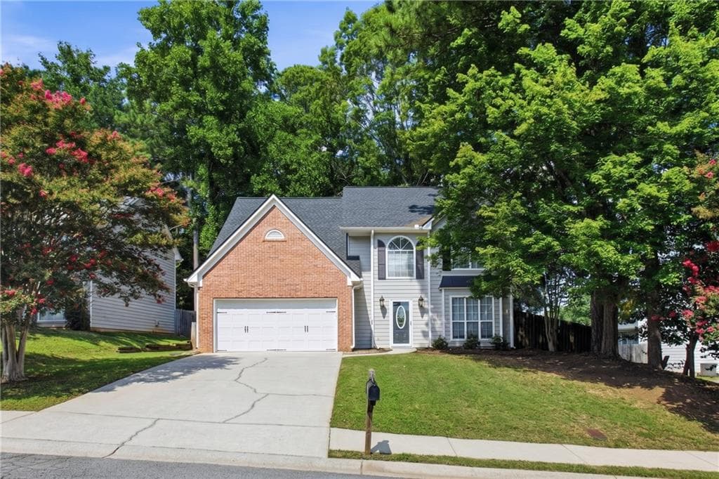 3 bedroom, 3 bathroom, 2,455 sq ft home for sale at 640 Suwanee Lakes Circle, Suwanee, GA