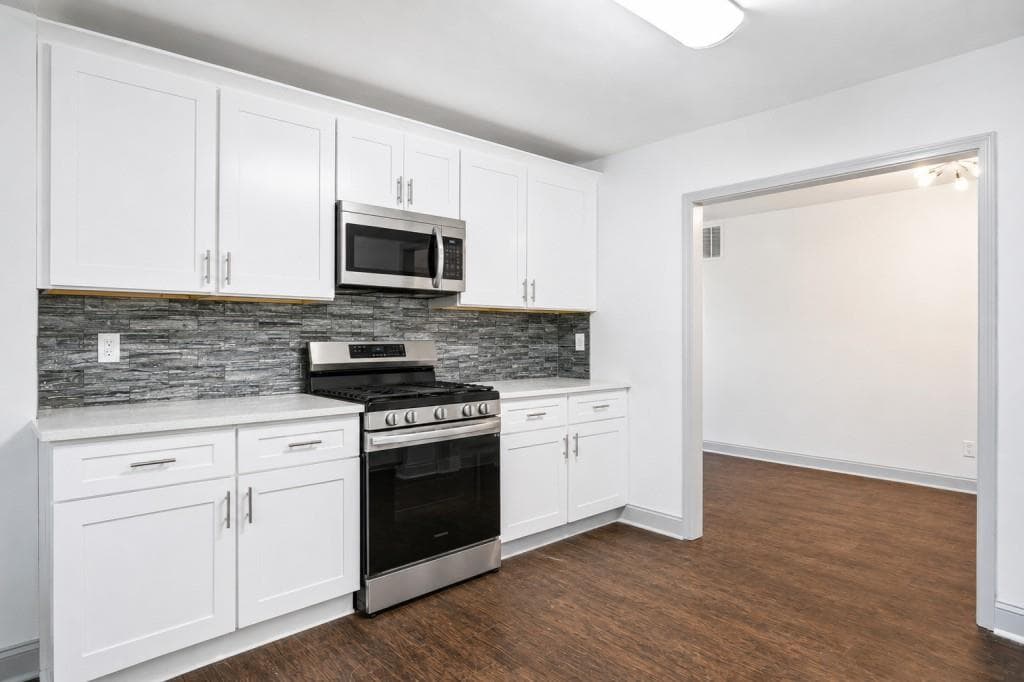 4 bedroom, 3 bathroom, 2,855 sq ft single family residence for sale at 2206 Columbia Drive, Decatur, GA 30032 — photo 3