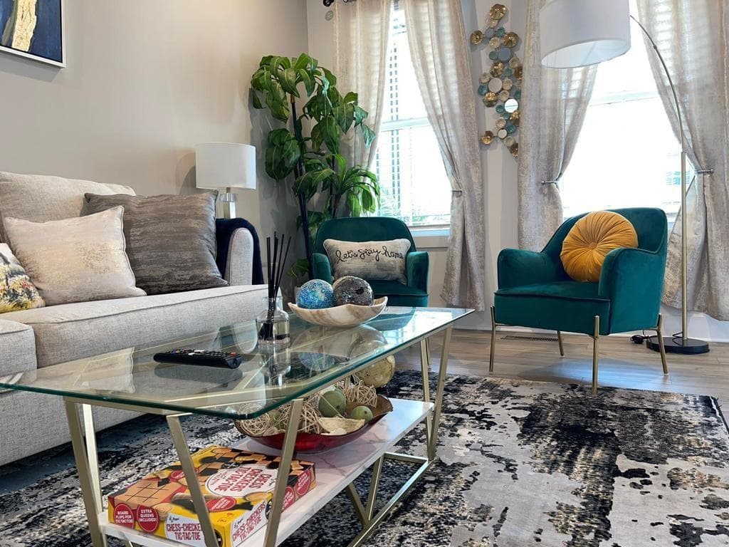 2 bedroom, 2 bathroom, 1,200 sq ft townhouse for rent at 162 CHESTNUT Circle 76, Atlanta, GA 30342 for $3,795 a month — photo 3