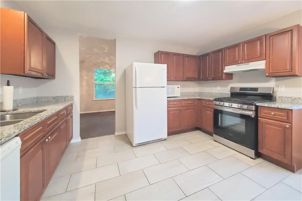 3 bedroom, 2 bathroom, 1,716 sq ft single family residence for sale at 3132 Snapfinger Lane, Decatur, GA 30034 — photo 8