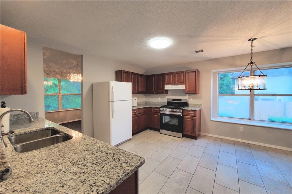 3 bedroom, 2 bathroom, 1,716 sq ft single family residence for sale at 3132 Snapfinger Lane, Decatur, GA 30034 — photo 5