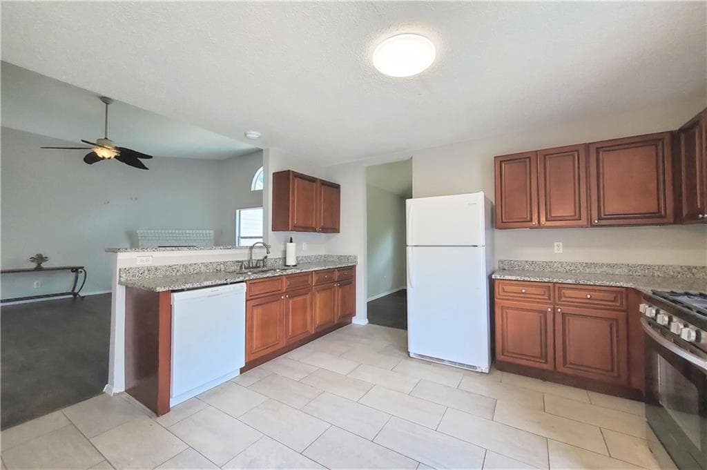 3 bedroom, 2 bathroom, 1,716 sq ft single family residence for sale at 3132 Snapfinger Lane, Decatur, GA 30034 — photo 6