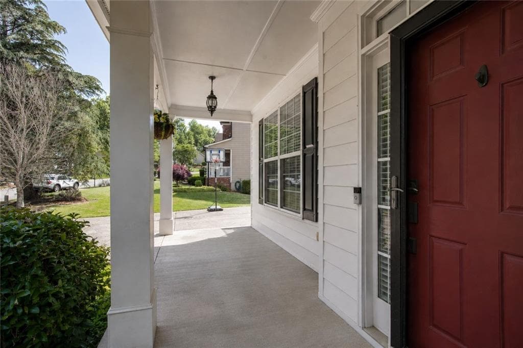 4 bedroom, 4 bathroom, 3,774 sq ft single family residence for sale at 4785 Silver Stream Drive, Cumming, GA 30040 — photo 2