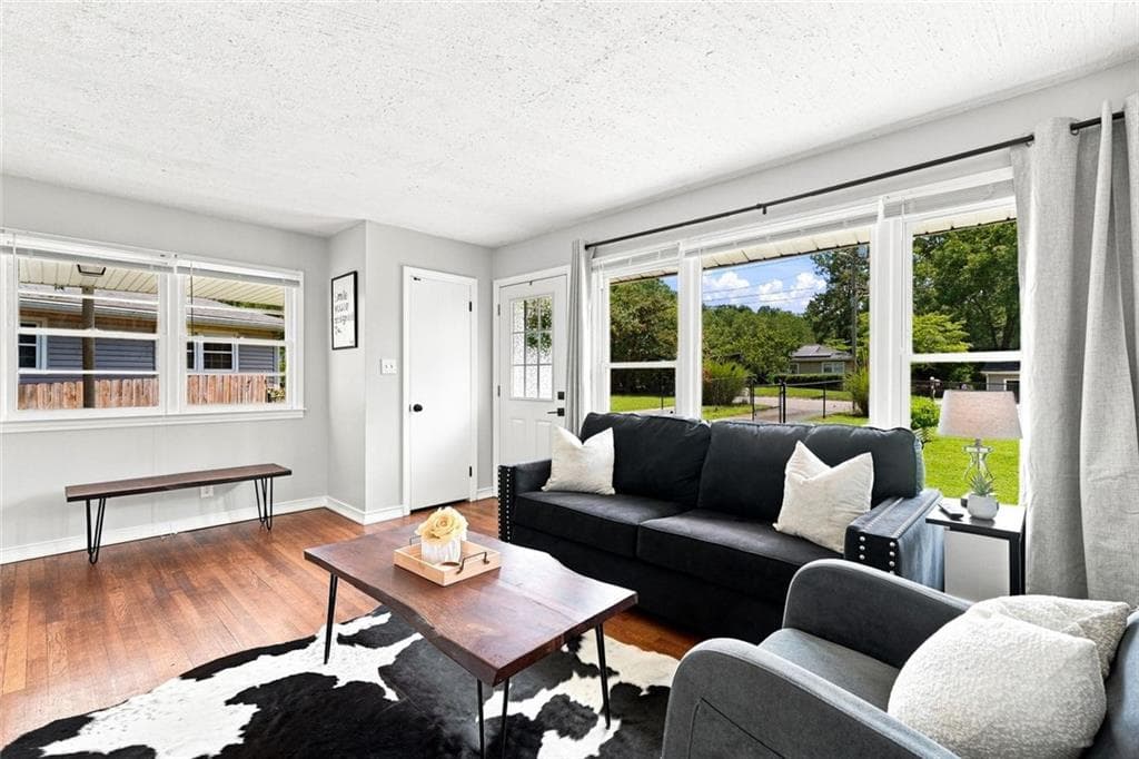 3 bedroom, 2 bathroom, 1,172 sq ft single family residence for sale at 1960 Frank Lane, Marietta, GA 30060 — photo 2