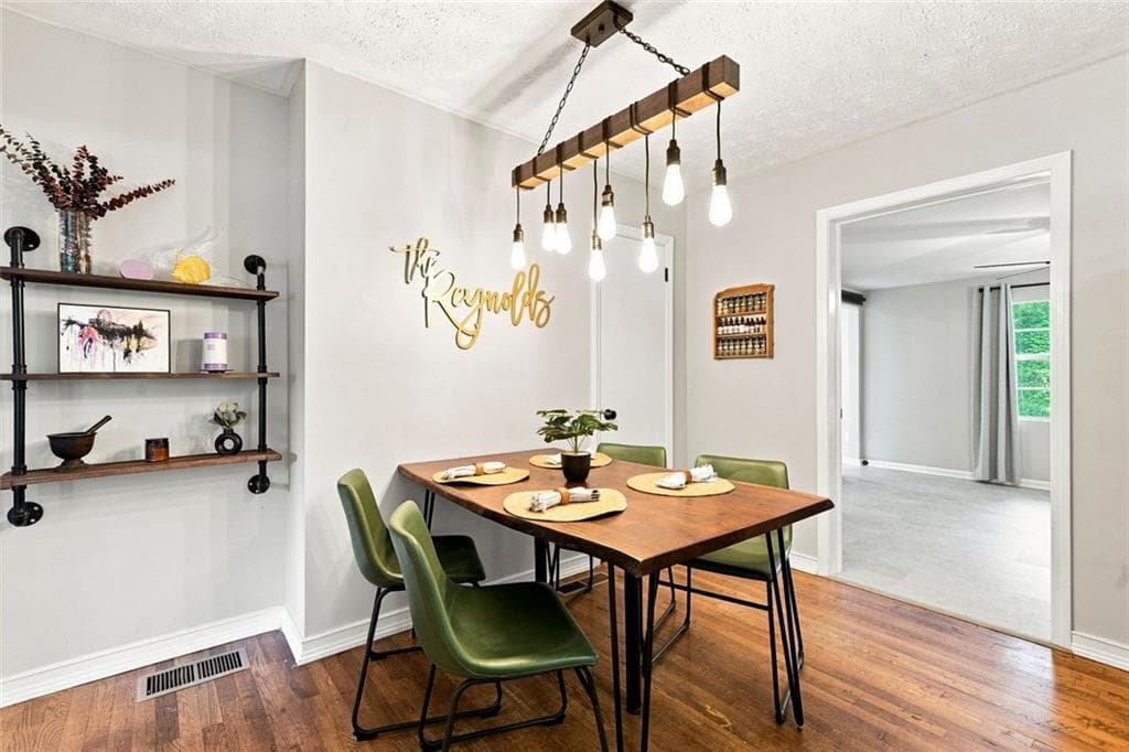 3 bedroom, 2 bathroom, 1,172 sq ft single family residence for sale at 1960 Frank Lane, Marietta, GA 30060 — photo 3