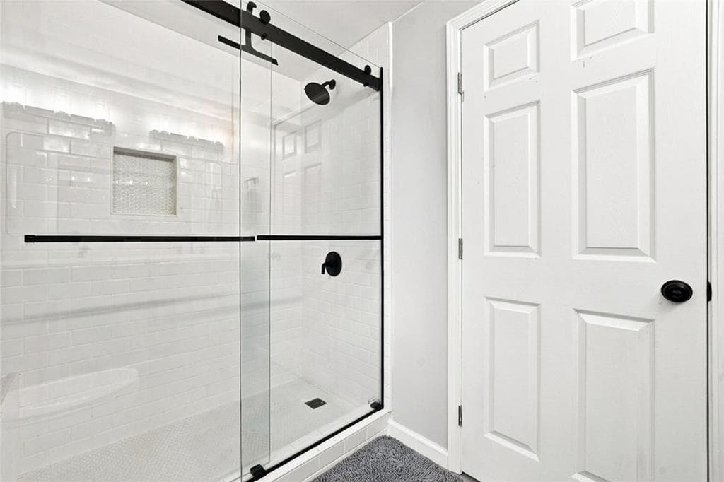 3 bedroom, 2 bathroom, 1,172 sq ft single family residence for sale at 1960 Frank Lane, Marietta, GA 30060 — photo 6