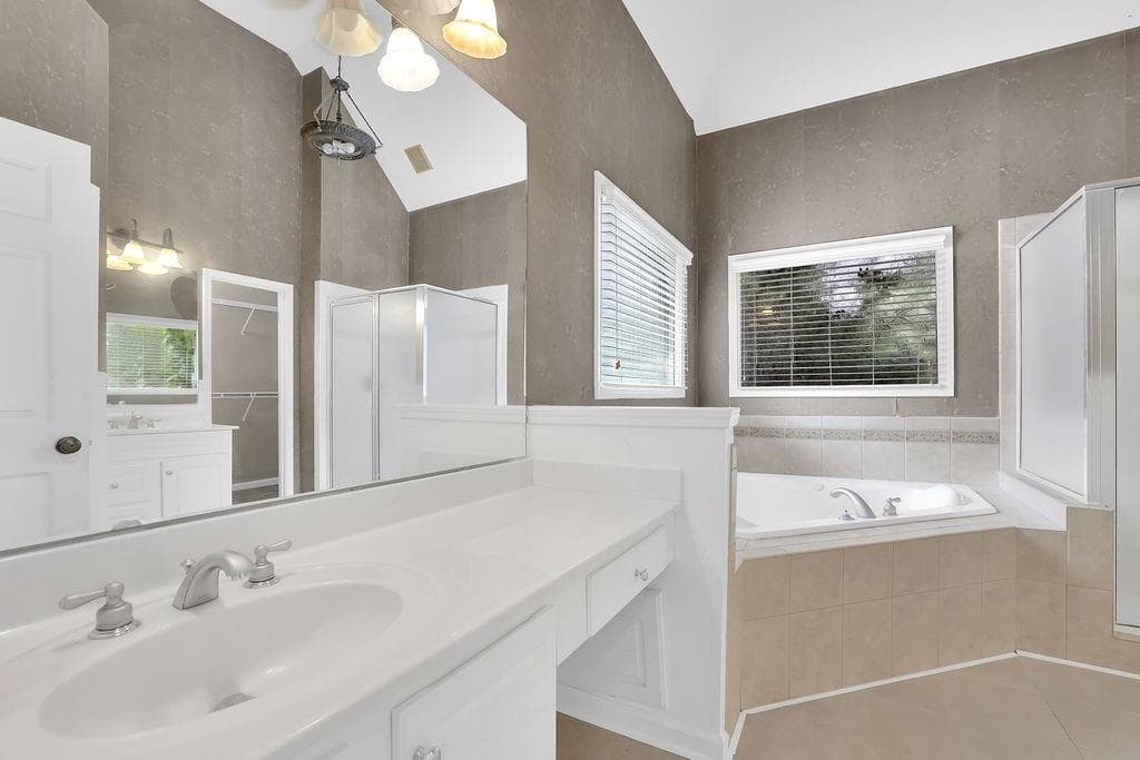 6 bedroom, 5 bathroom, 5,835 sq ft single family residence for sale at 2977 Cadbury Court, Snellville, GA 30039 — photo 6