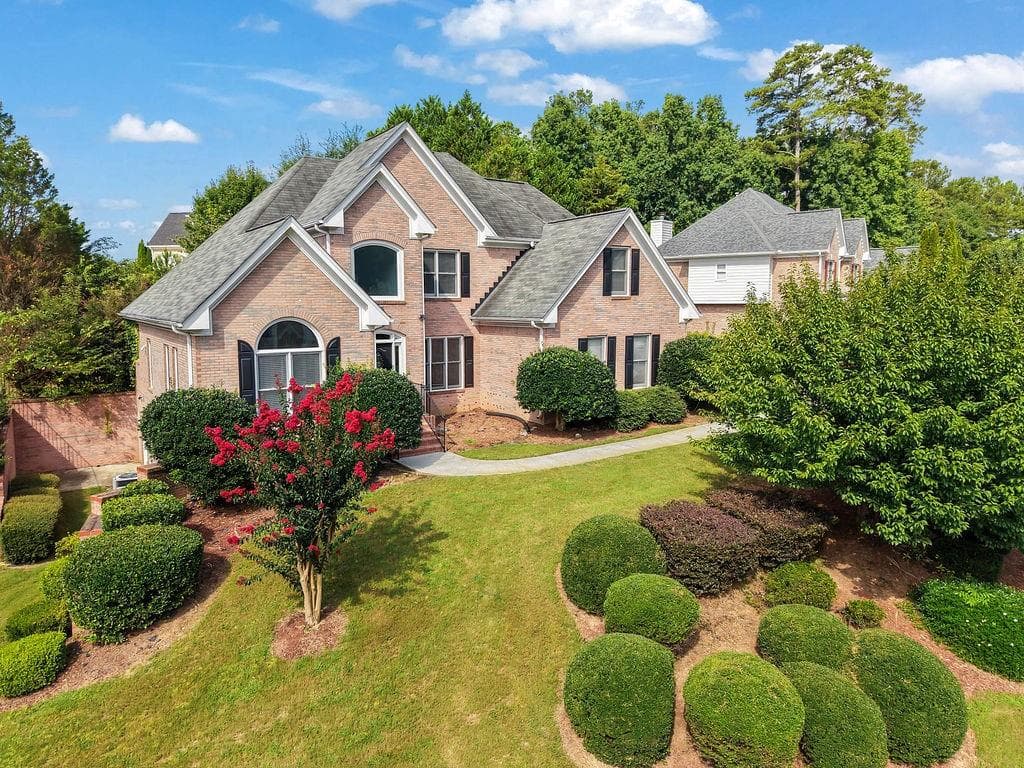 6 bedroom, 5 bathroom, 5,835 sq ft single family residence for sale at 2977 Cadbury Court, Snellville, GA 30039 — photo 7
