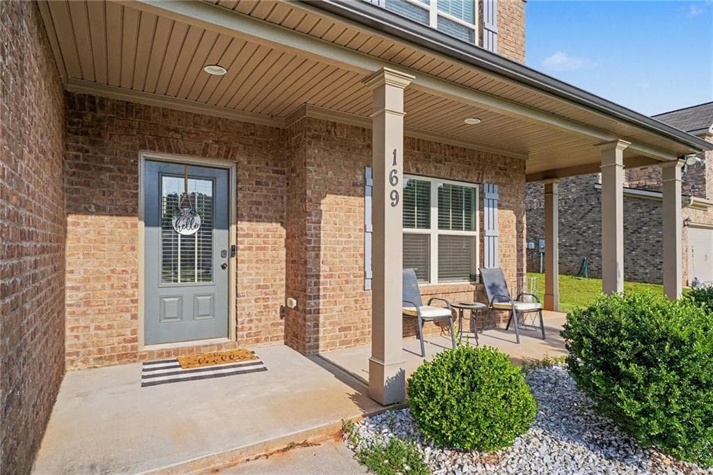 4 bedroom, 3 bathroom, 2,357 sq ft single family residence under contract at 169 Amelia Way, Ellenwood, GA 30294 — photo 7