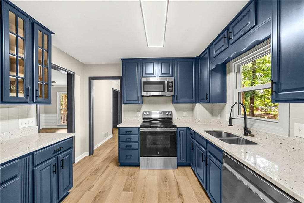 4 bedroom, 2 bathroom, 2,192 sq ft single family residence for sale at 250 Lancaster Circle, Marietta, GA 30066 — photo 9