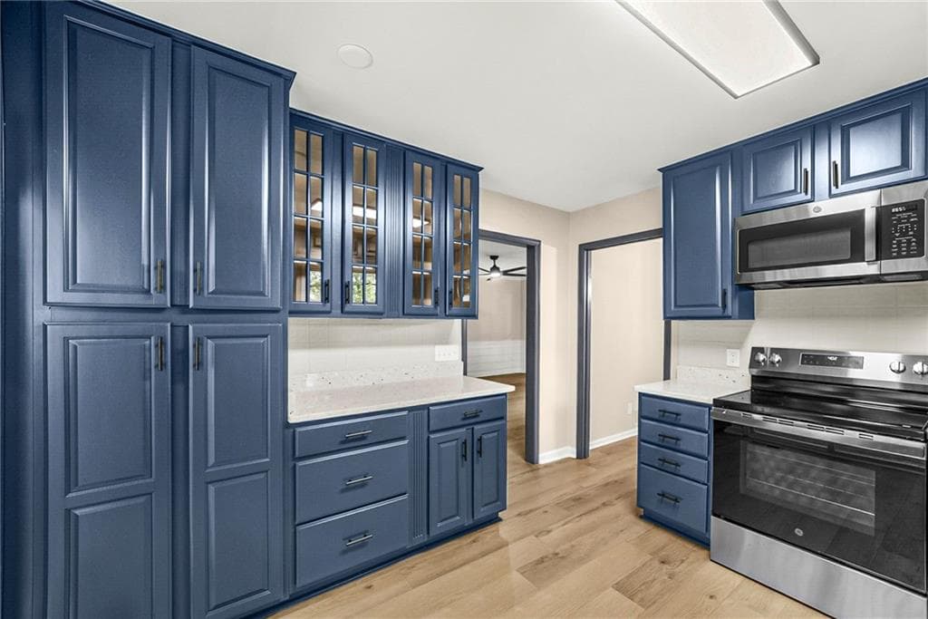4 bedroom, 2 bathroom, 2,192 sq ft single family residence for sale at 250 Lancaster Circle, Marietta, GA 30066 — photo 10