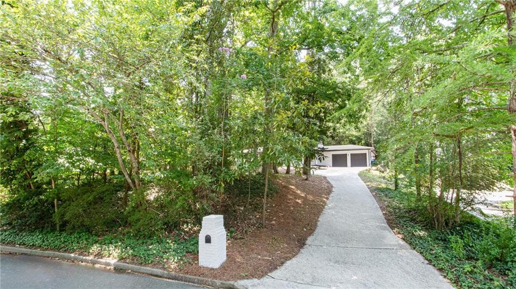 3 bedroom, 2 bathroom, 2,072 sq ft single family residence for sale at 1460 Loch Lomond Trail, Atlanta, GA 30331 — photo 3