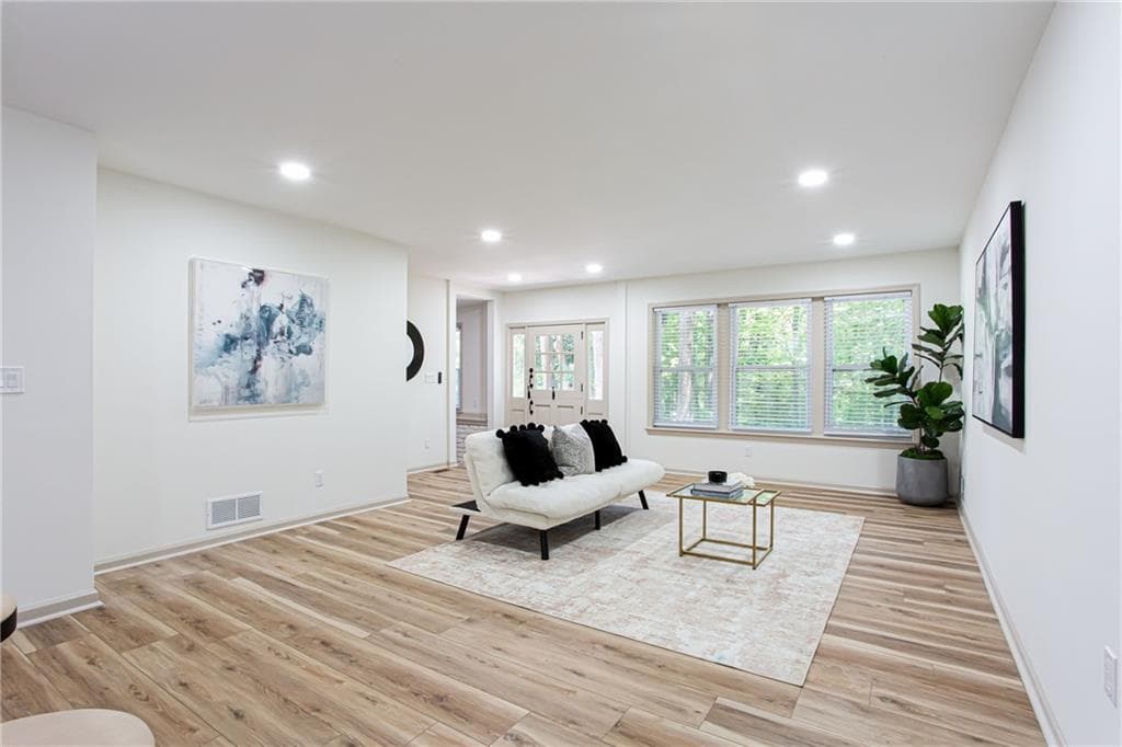 3 bedroom, 2 bathroom, 2,072 sq ft single family residence for sale at 1460 Loch Lomond Trail, Atlanta, GA 30331 — photo 6