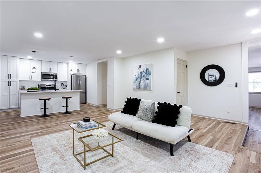 3 bedroom, 2 bathroom, 2,072 sq ft single family residence for sale at 1460 Loch Lomond Trail, Atlanta, GA 30331 — photo 7